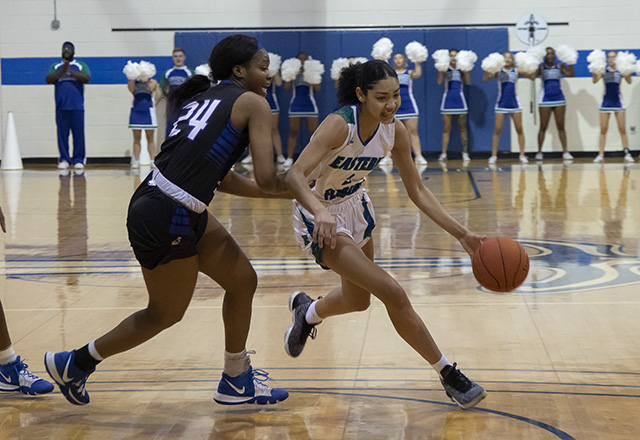 Women's basketball team rolls past St. Petersburg in conference game