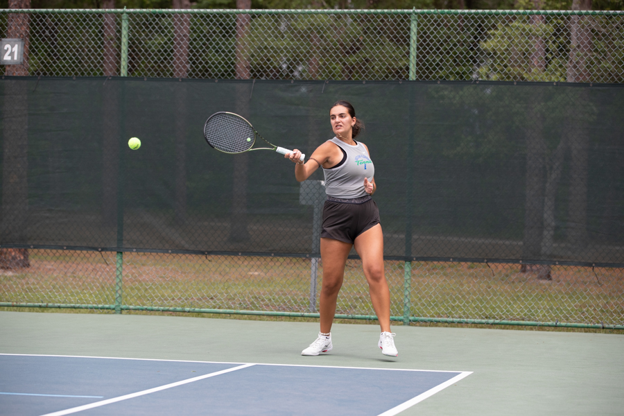Women's tennis team has solid day at Region 8 Championships