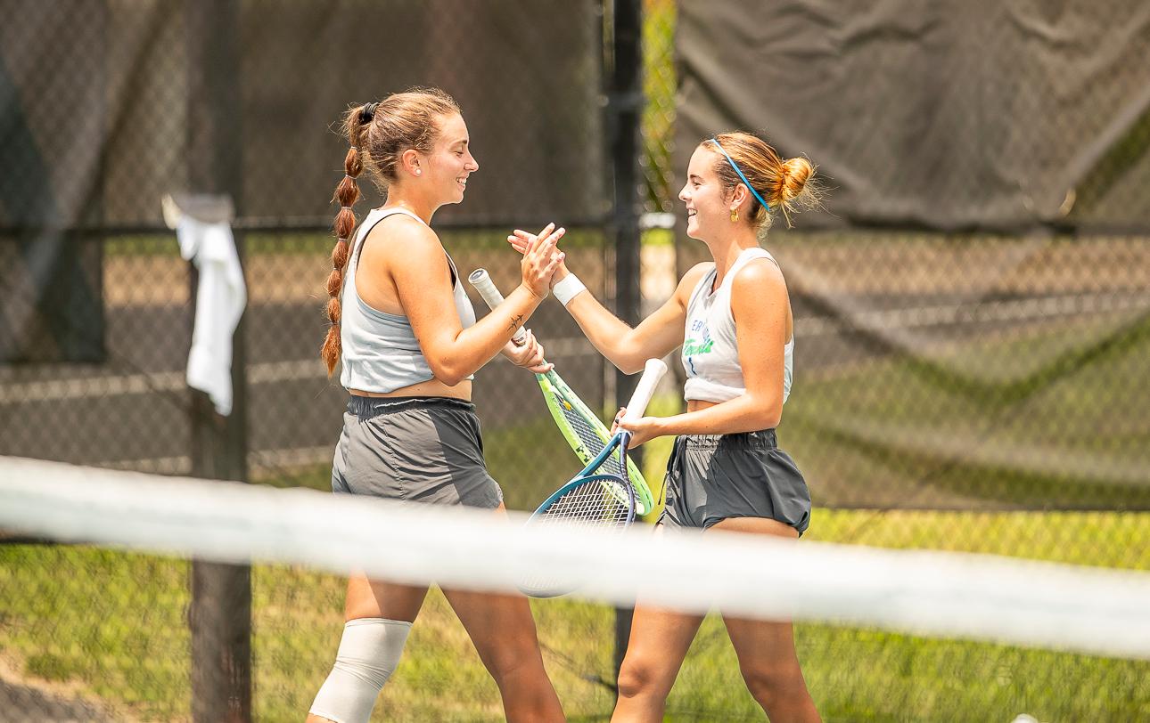 Women's tennis has perfect first day at national tournament