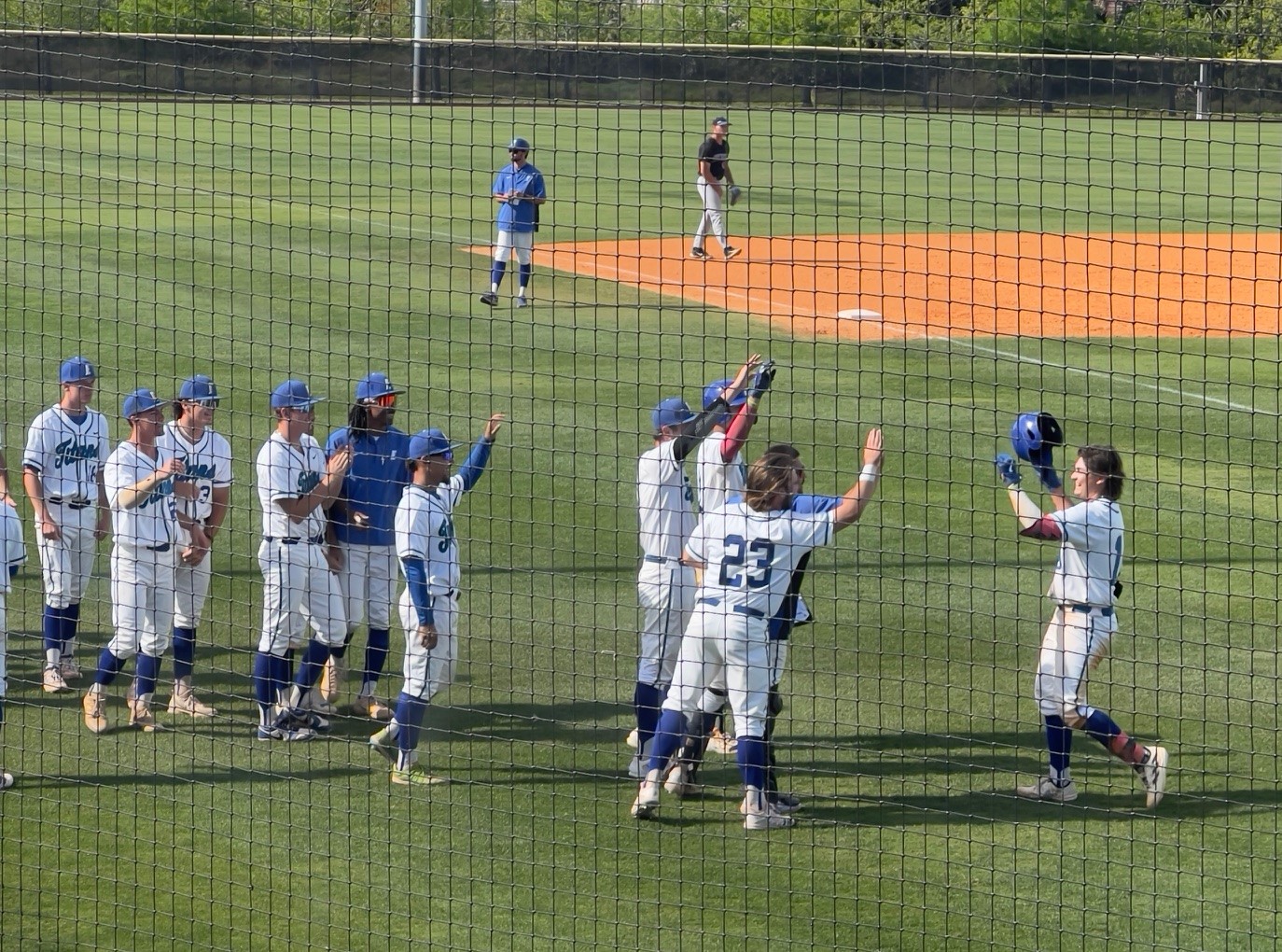 Baseball team wins pair of conference games Saturday