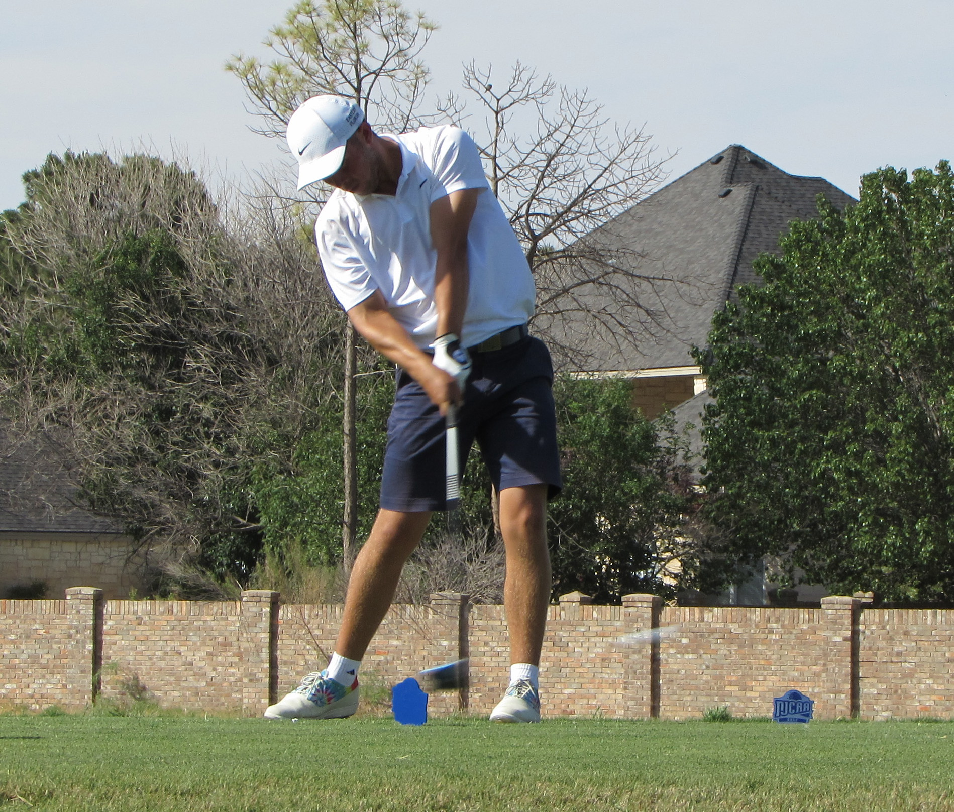 Men's golf team in third place heading into final round of national tournament