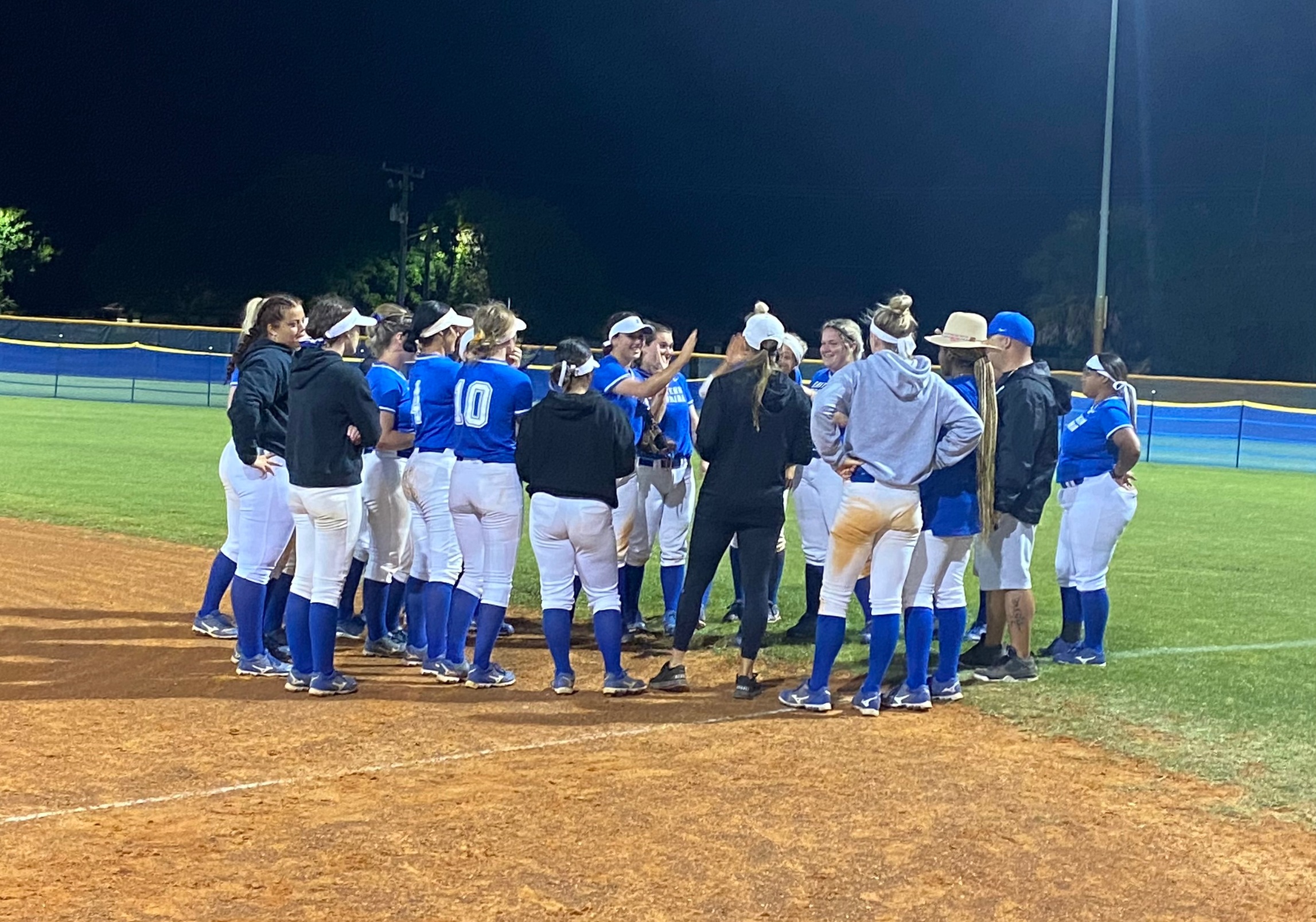 Softball team sweeps Indian River on the road