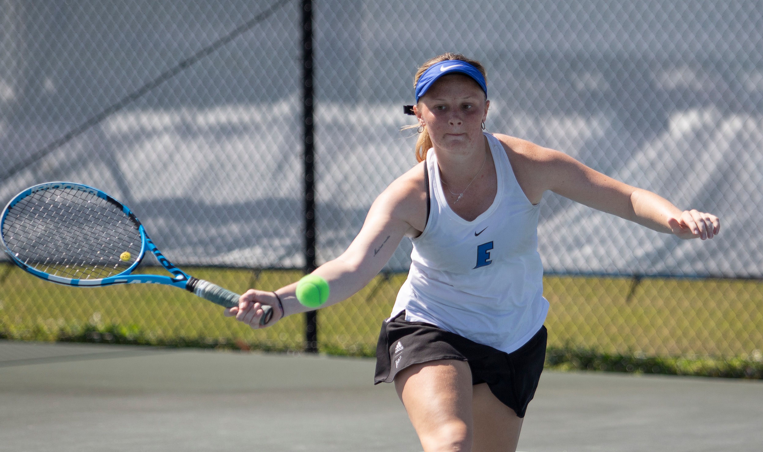 Women's tennis team loses conference match on road