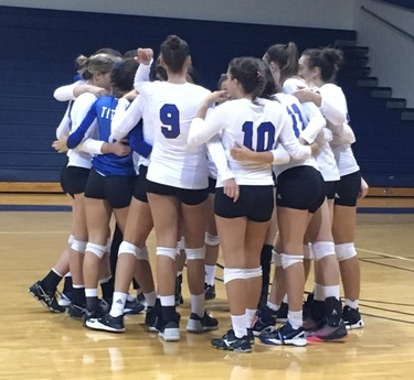 Women's volleyball team loses Mid-Florida Conference match