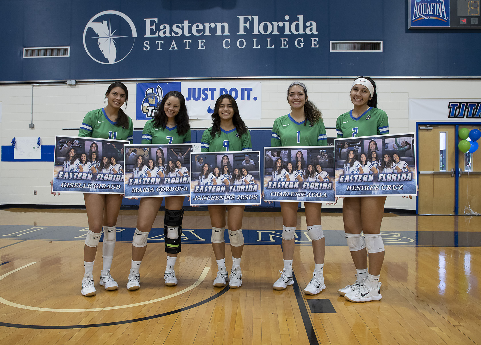 Volleyball team wins in straight sets on Sophomore Day