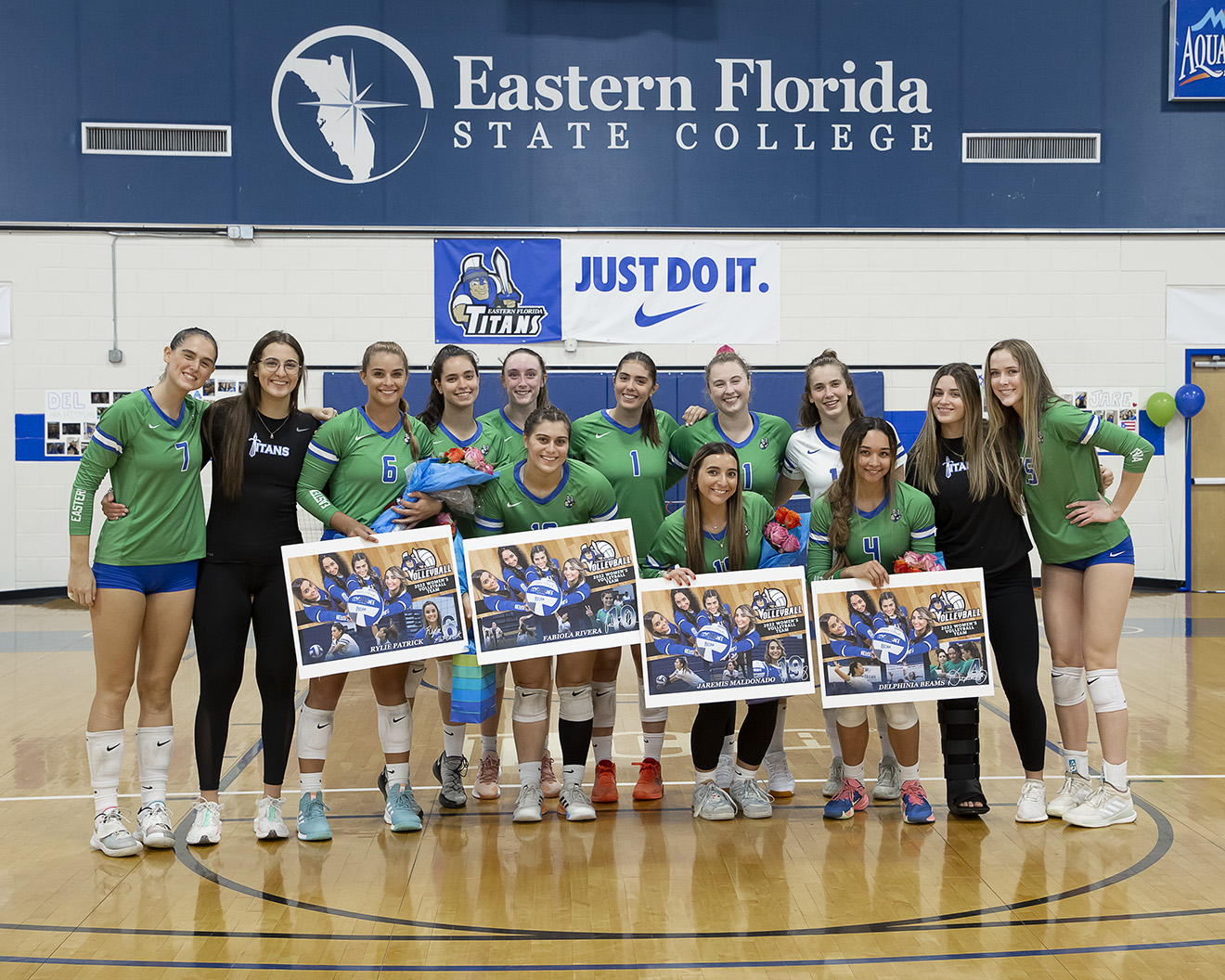 Women's volleyball team tops Santa Fe on Sophomore Day