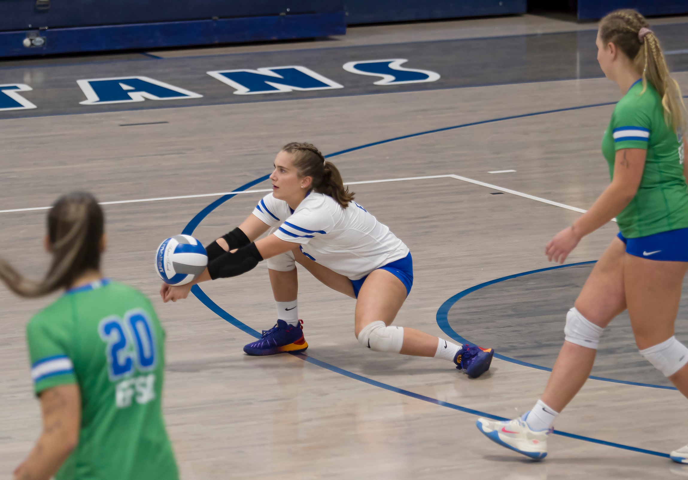 Women's volleyball player Riedmuller named Region 8 Defensive Player of Week