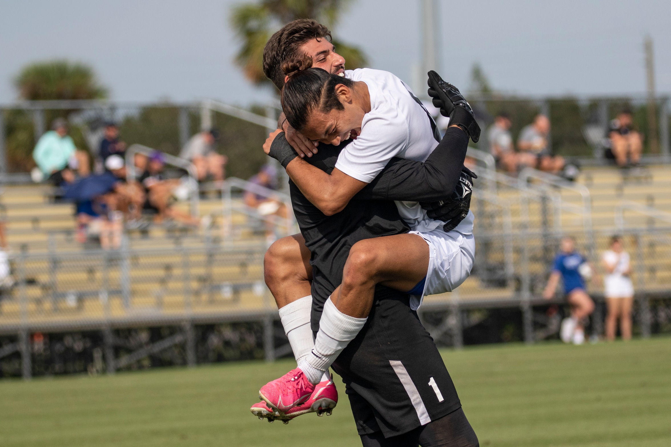 Cowley College tops No. 1 Daytona State, makes semifinals for first time
